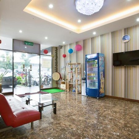 Hotel Zamburger Sungai Besi كوالالمبور المظهر الخارجي الصورة