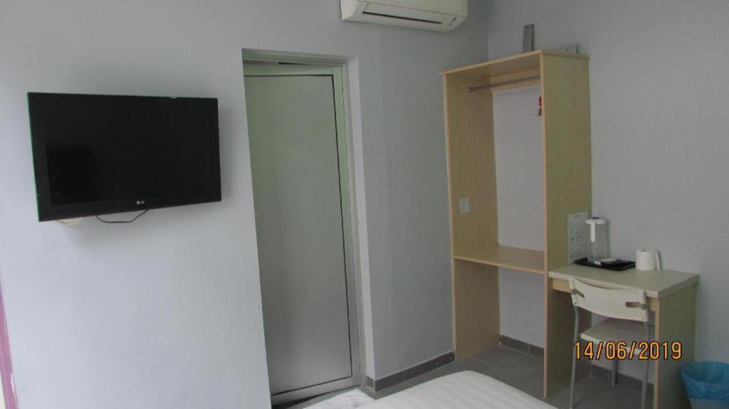 Hotel Zamburger Sungai Besi كوالالمبور المظهر الخارجي الصورة